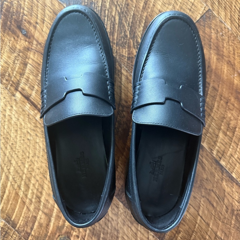 Hermes Elegant Black Leather Loafers